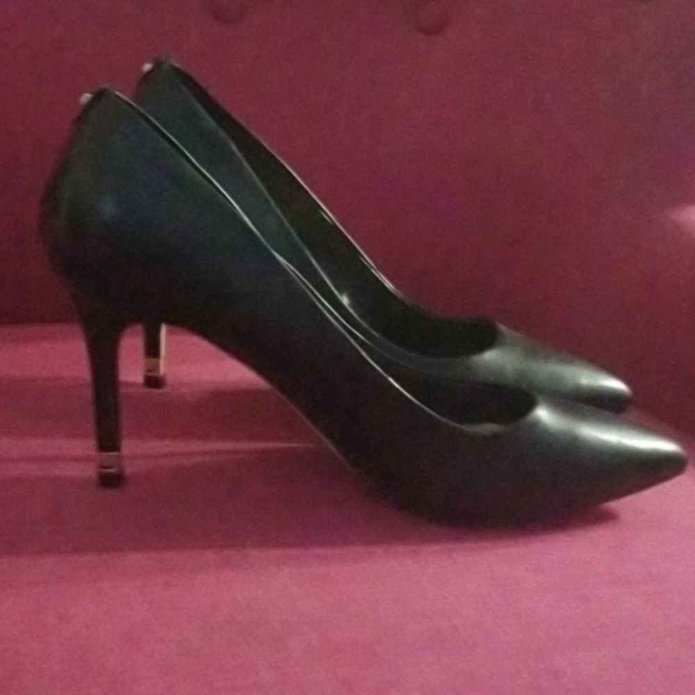 Classy Sexy black ALDO heels SZ 9 worn 1X!